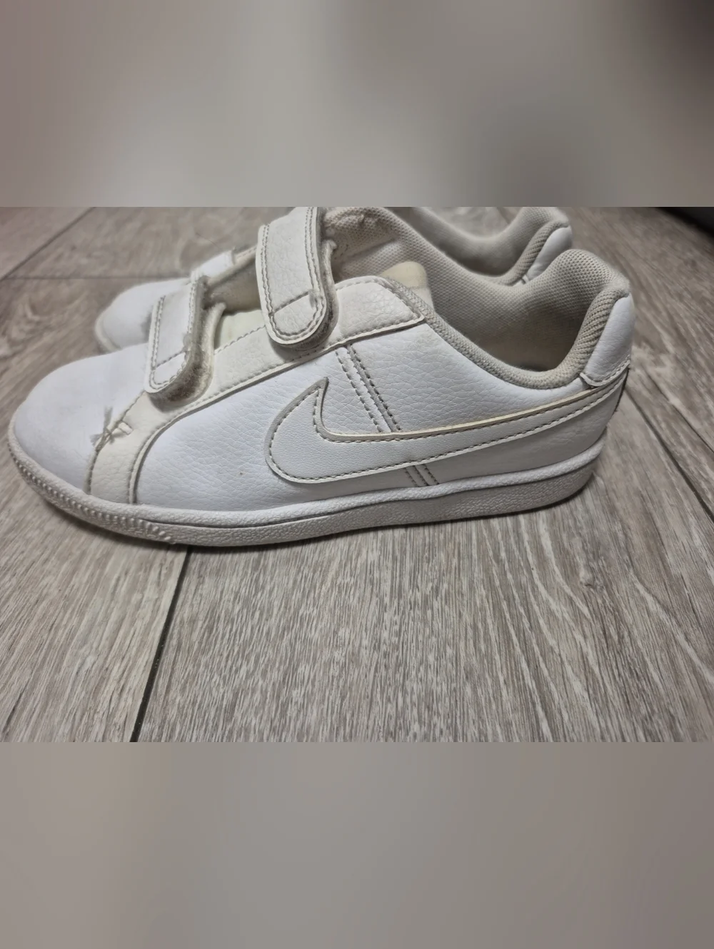 Nike Boys Court Royale 833536-102 White Casual Formal Shoes Sneakers Size 13C. - Picture 7 of 13